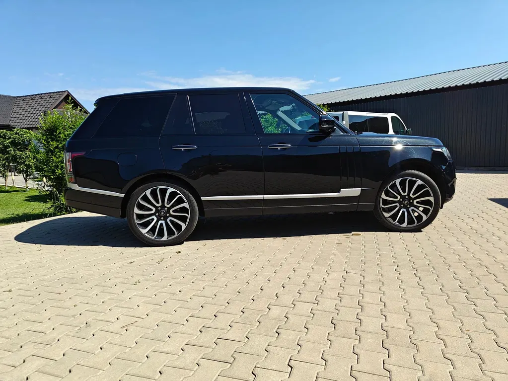 Fotografie: 2014 Land Rover Range Rover Vogue