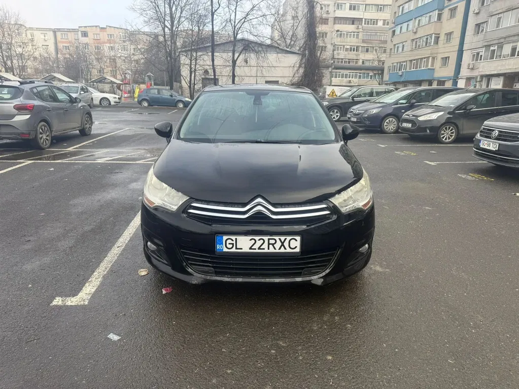 Fotografie: 2011 Citroen C4