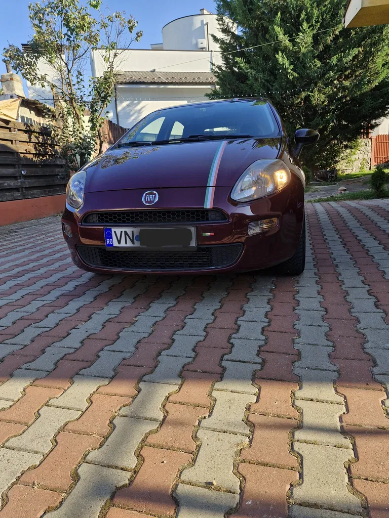 Fotografie: 2012 Fiat Grande Punto