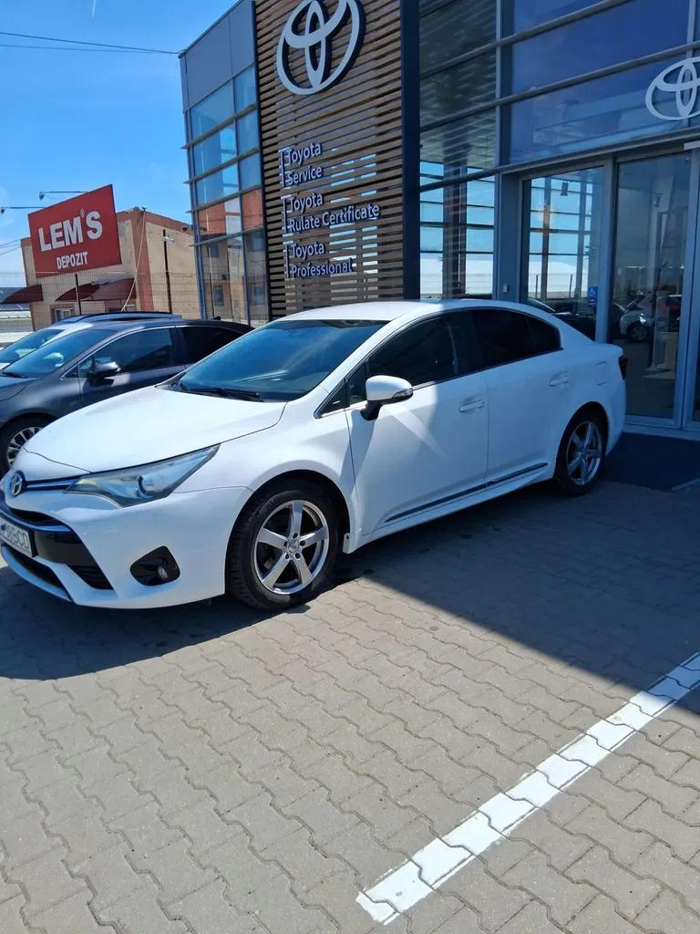 Fotografie: 2017 Toyota Avensis