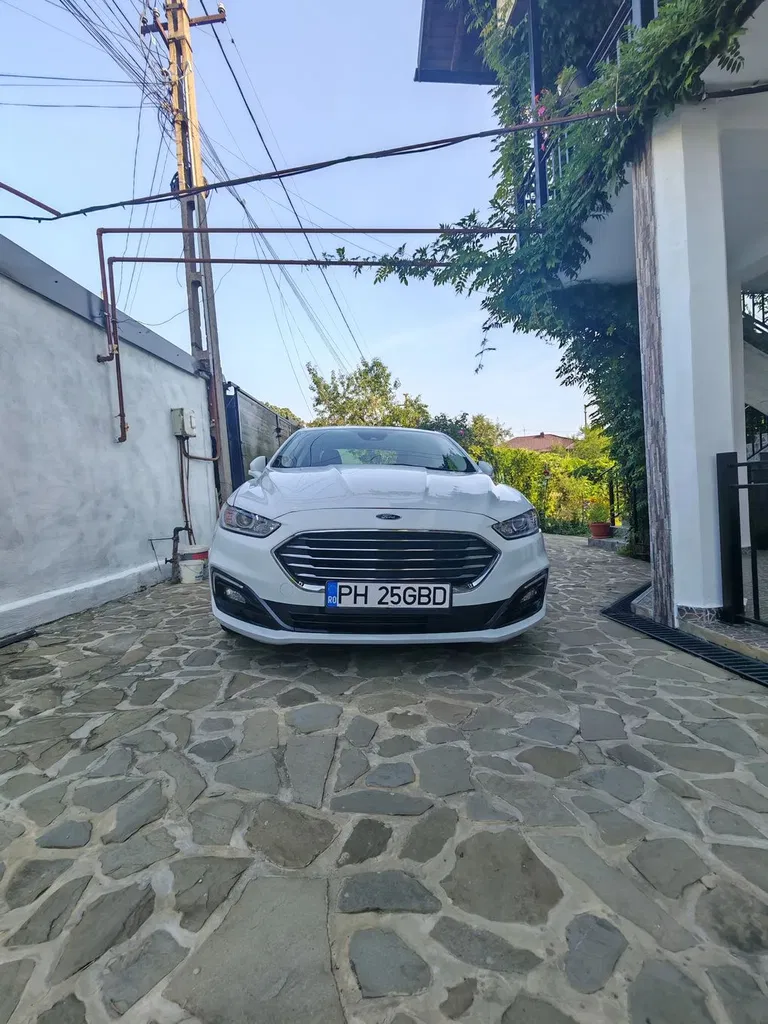 Fotografie: 2019 Ford Mondeo