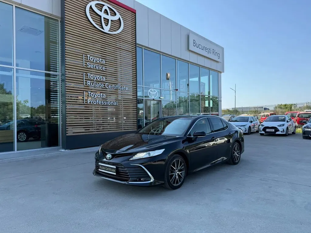 Fotografie: 2023 Toyota Camry