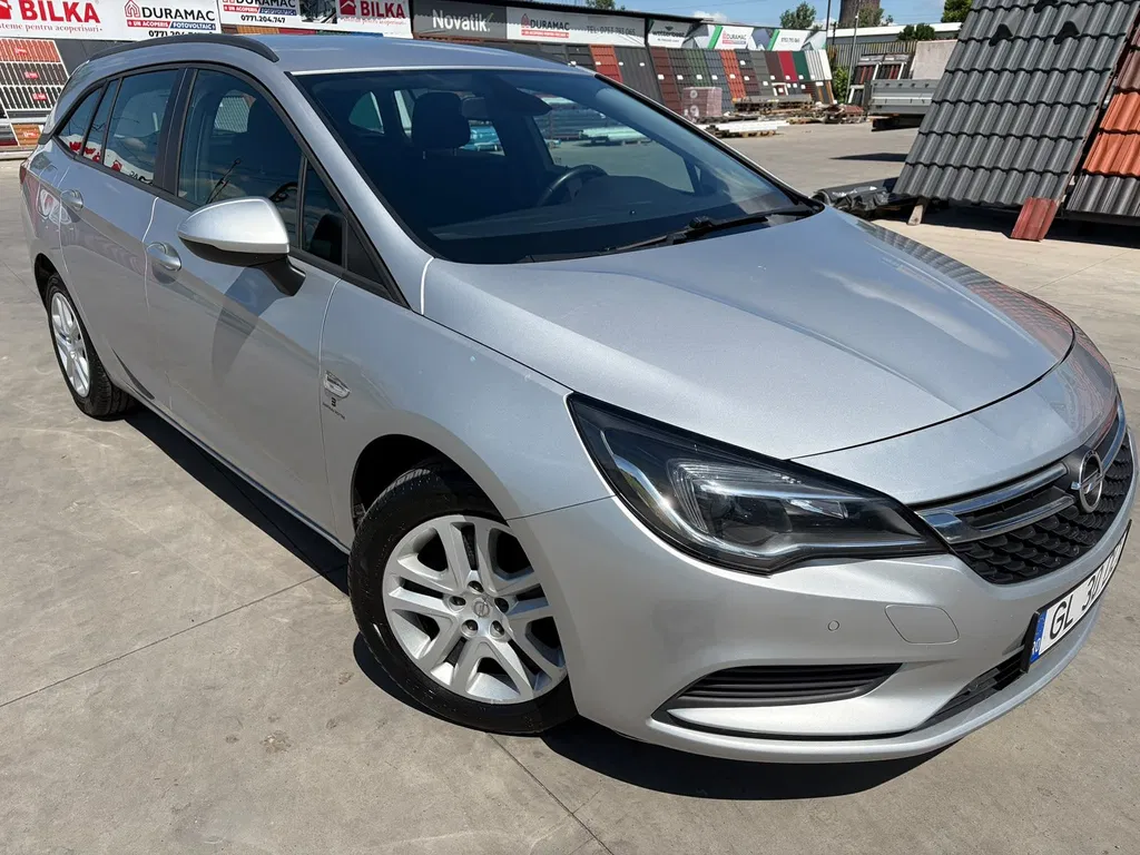Fotografie: 2019 Opel Astra