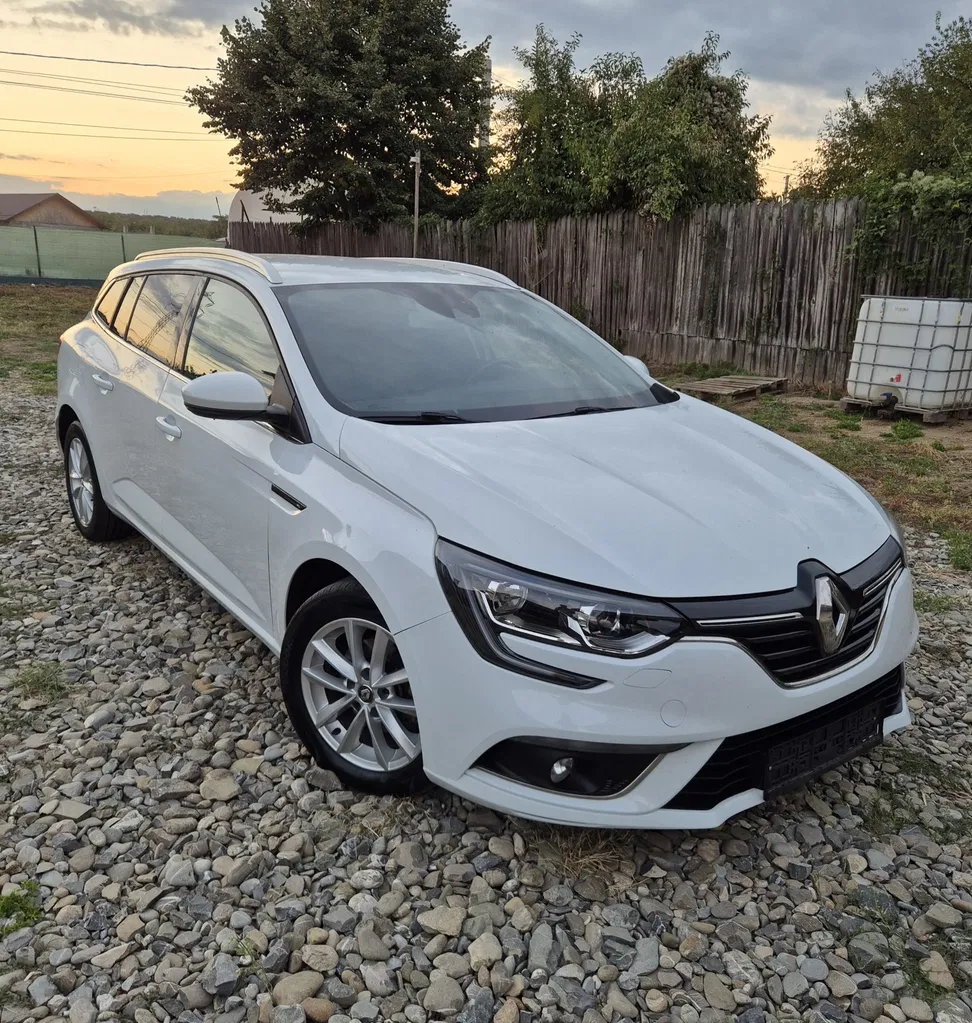 Fotografie: 2017 Renault Megane