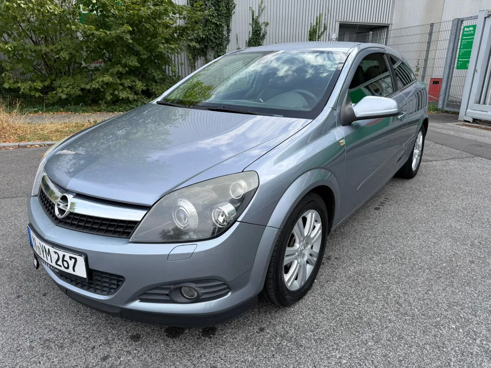 Fotografie: 2009 Opel Astra