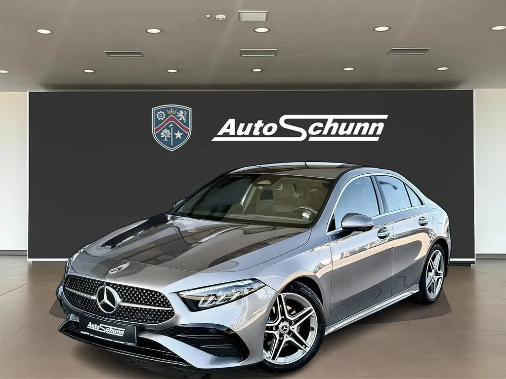 Fotografie: 2022 Mercedes-Benz A 200
