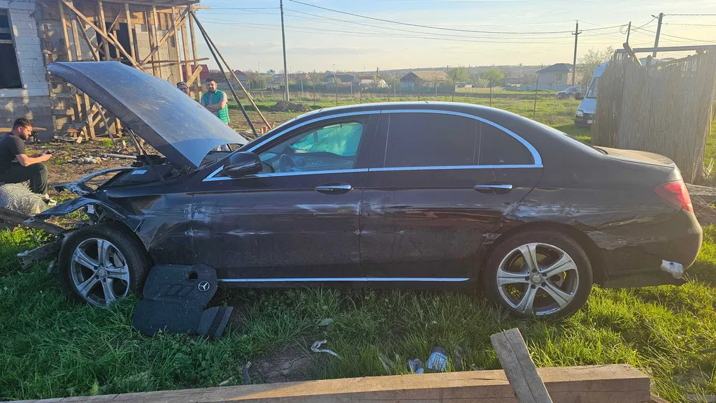 Fotografie: 2016 Mercedes-Benz E Class