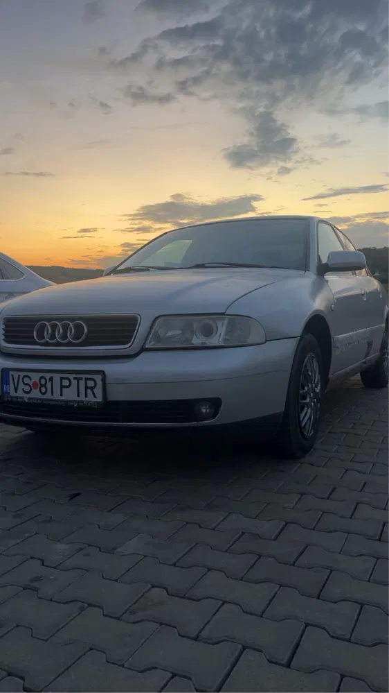 Fotografie: 2001 Audi A4 Limuzina