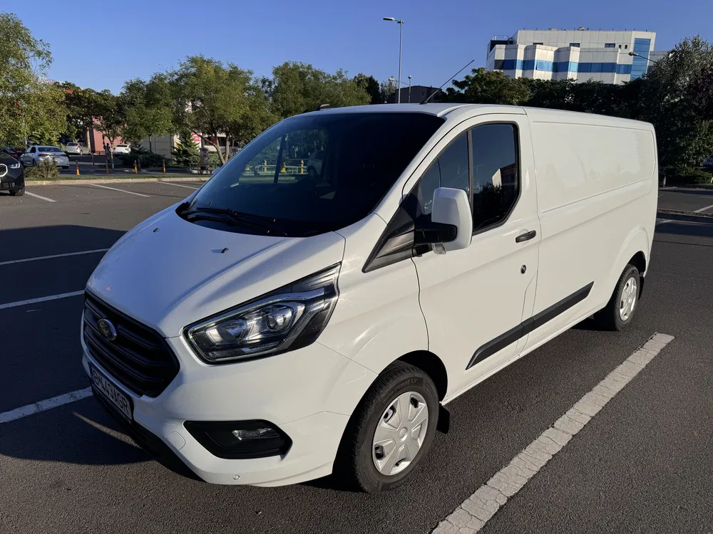 Fotografie: 2022 Ford Transit Custom