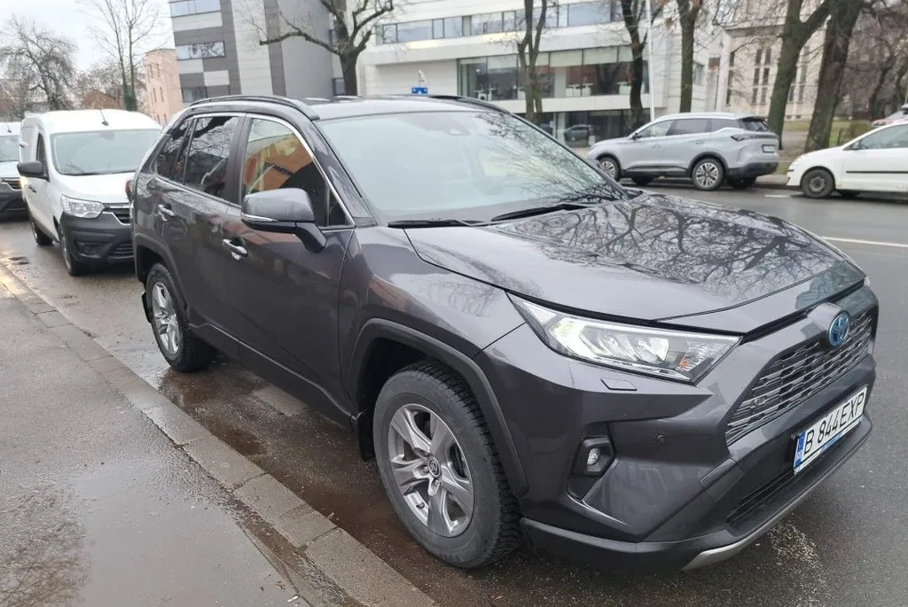 Fotografie: 2024 Toyota RAV-4