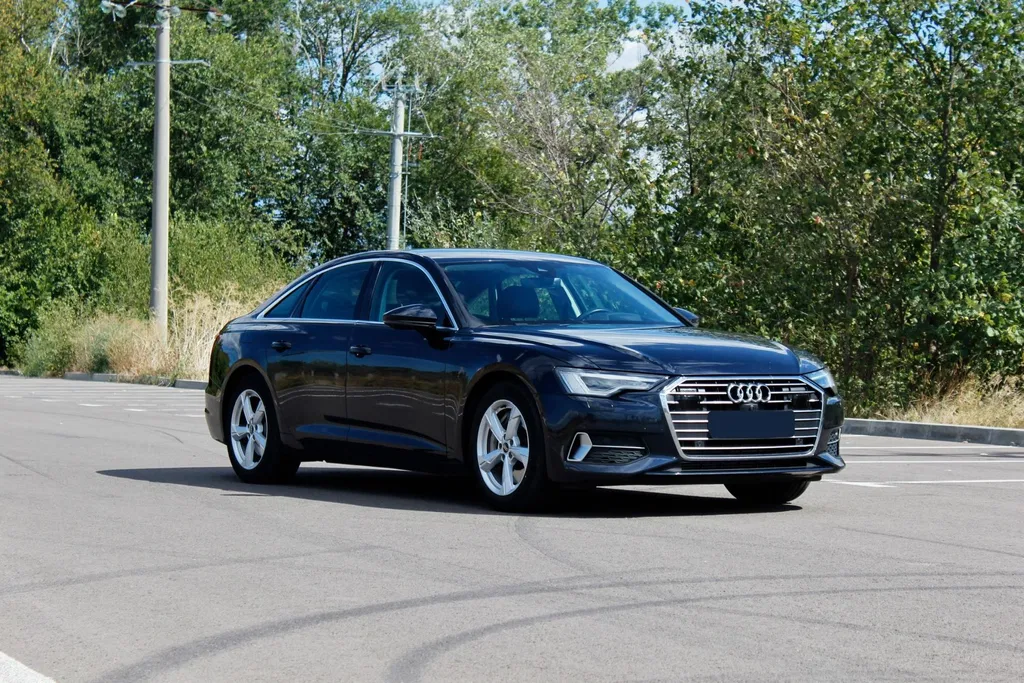Fotografie: 2022 Audi A6 Limuzina