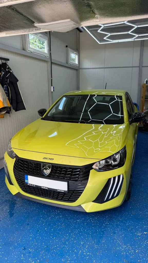 Fotografie: 2024 Peugeot 208