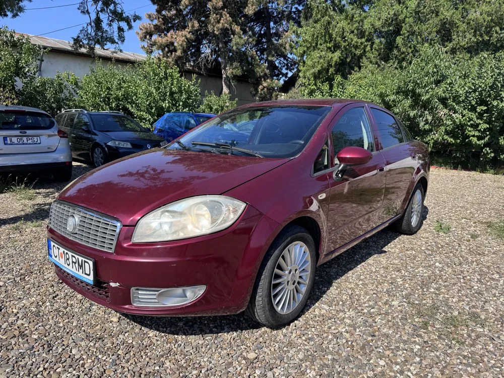 Fotografie: 2011 Fiat Linea