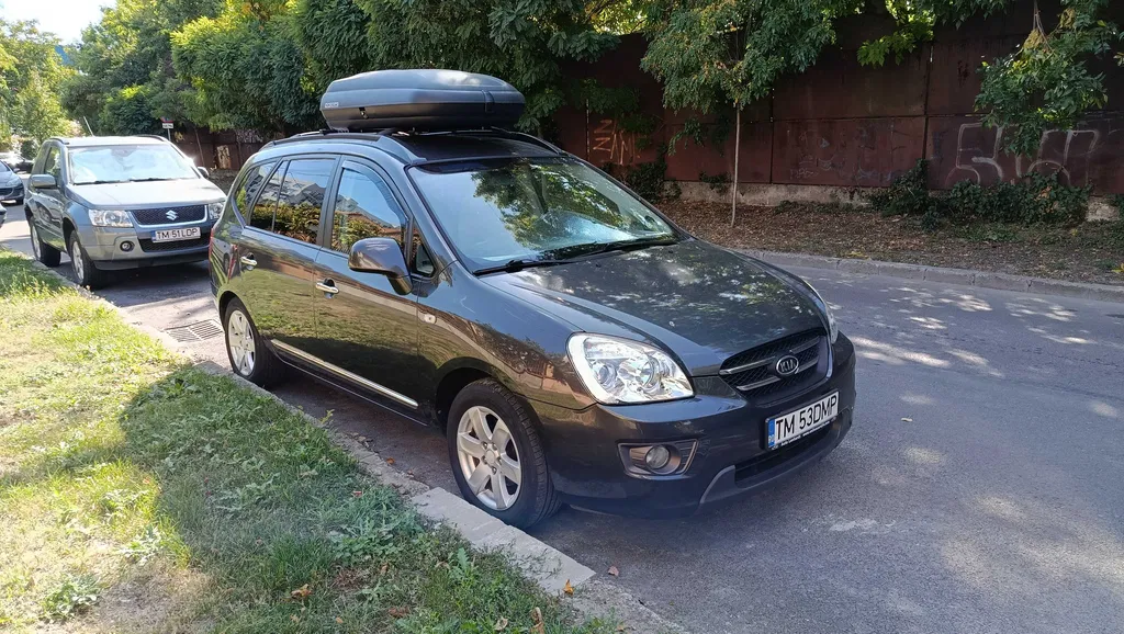Fotografie: 2007 Kia Carens