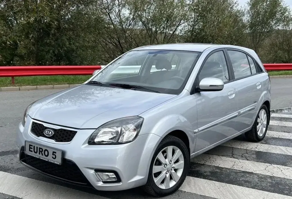 Fotografie: 2010 Kia Rio