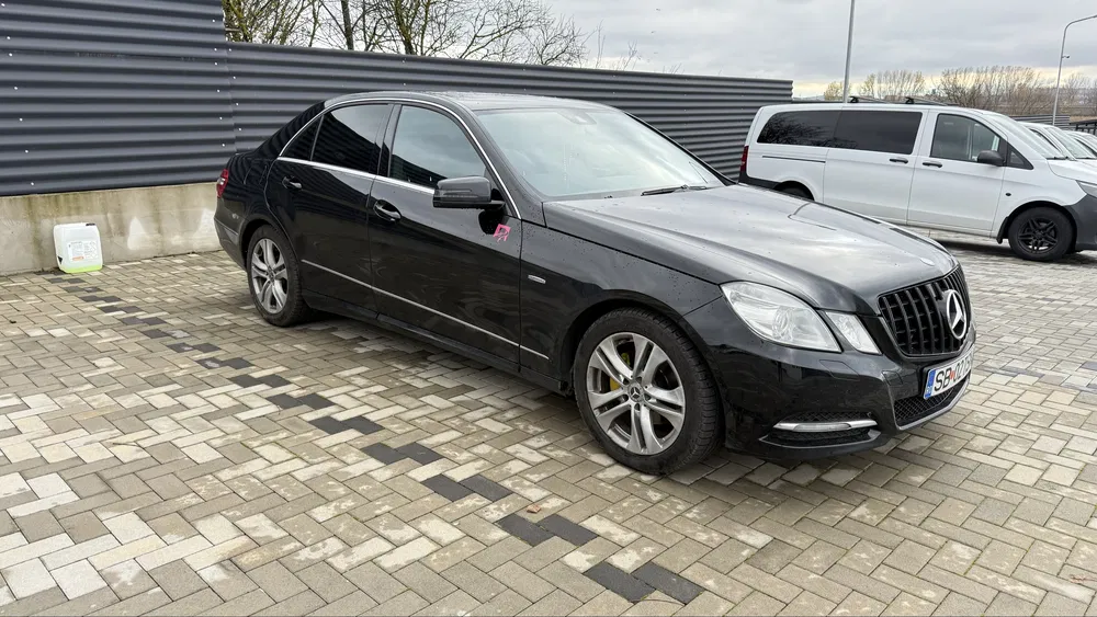 Fotografie: 2011 Mercedes-Benz E Class