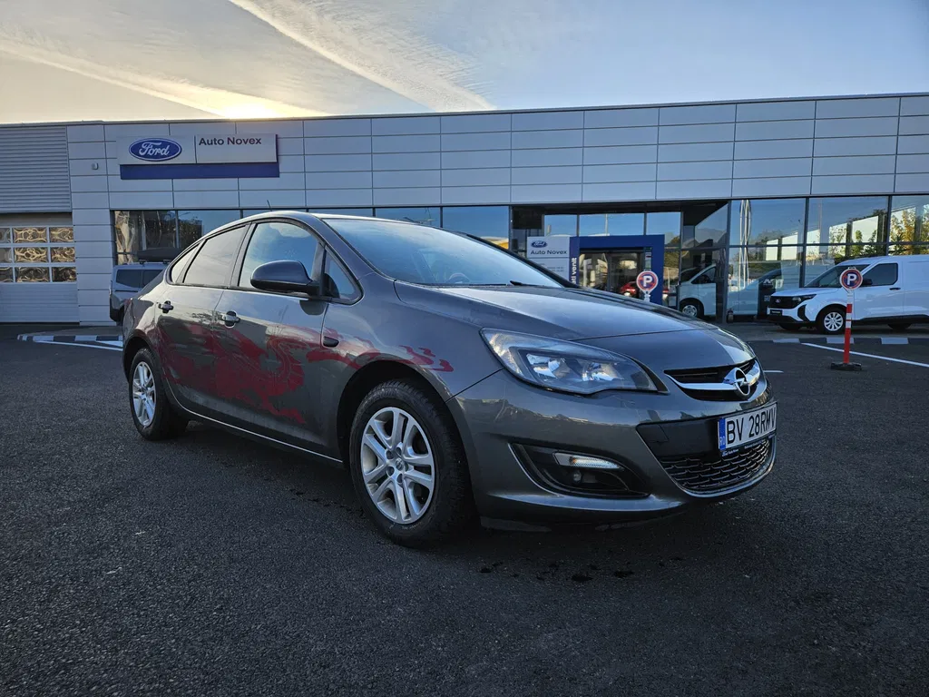 Fotografie: 2019 Opel Astra