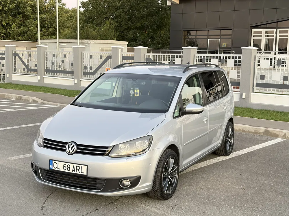 Fotografie: 2012 Volkswagen Touran