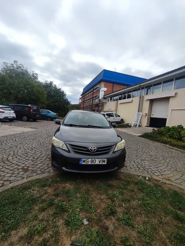 Fotografie: 2011 Toyota Corolla