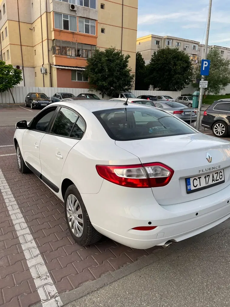 Fotografie: 2015 Renault Fluence