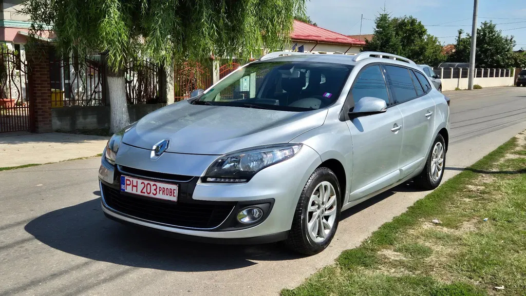 Fotografie: 2013 Renault Megane