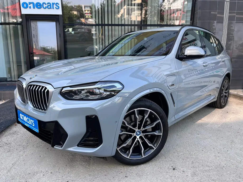 Fotografie: 2022 BMW X3