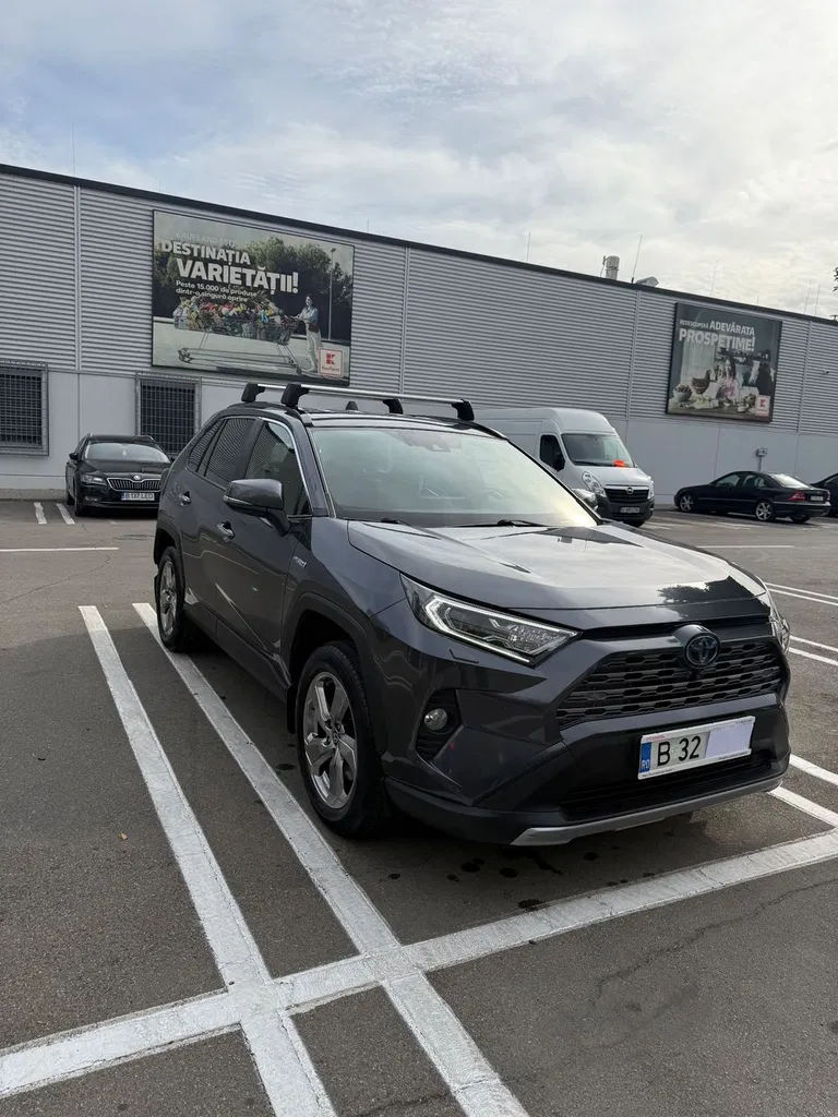 Fotografie: 2021 Toyota RAV-4