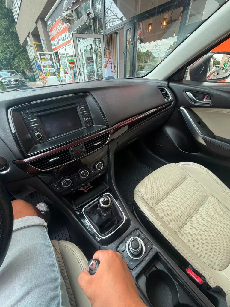 Fotografie: 2013 Mazda 6