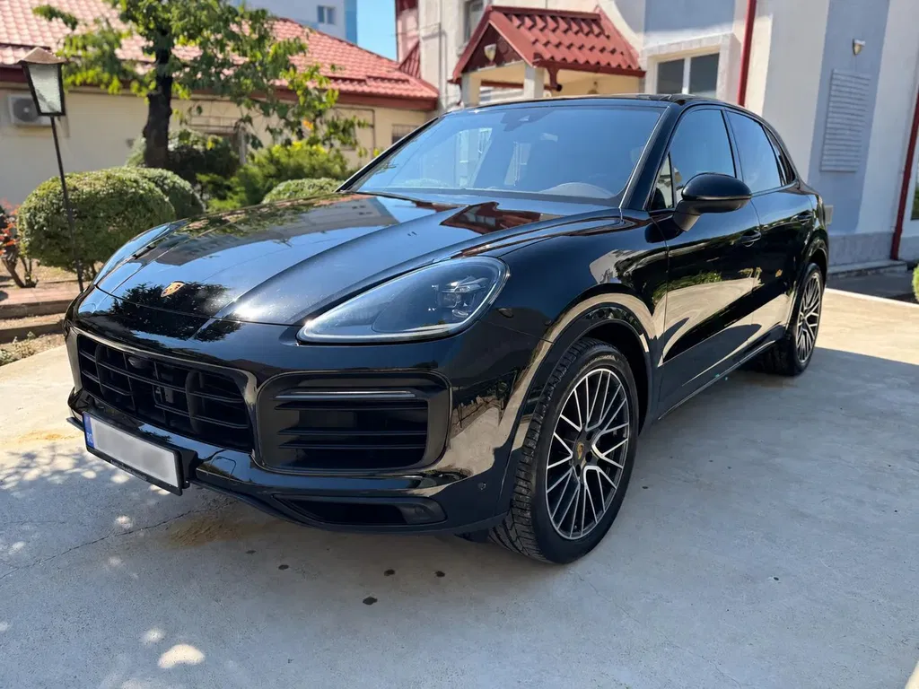 Fotografie: 2022 Porsche Cayenne