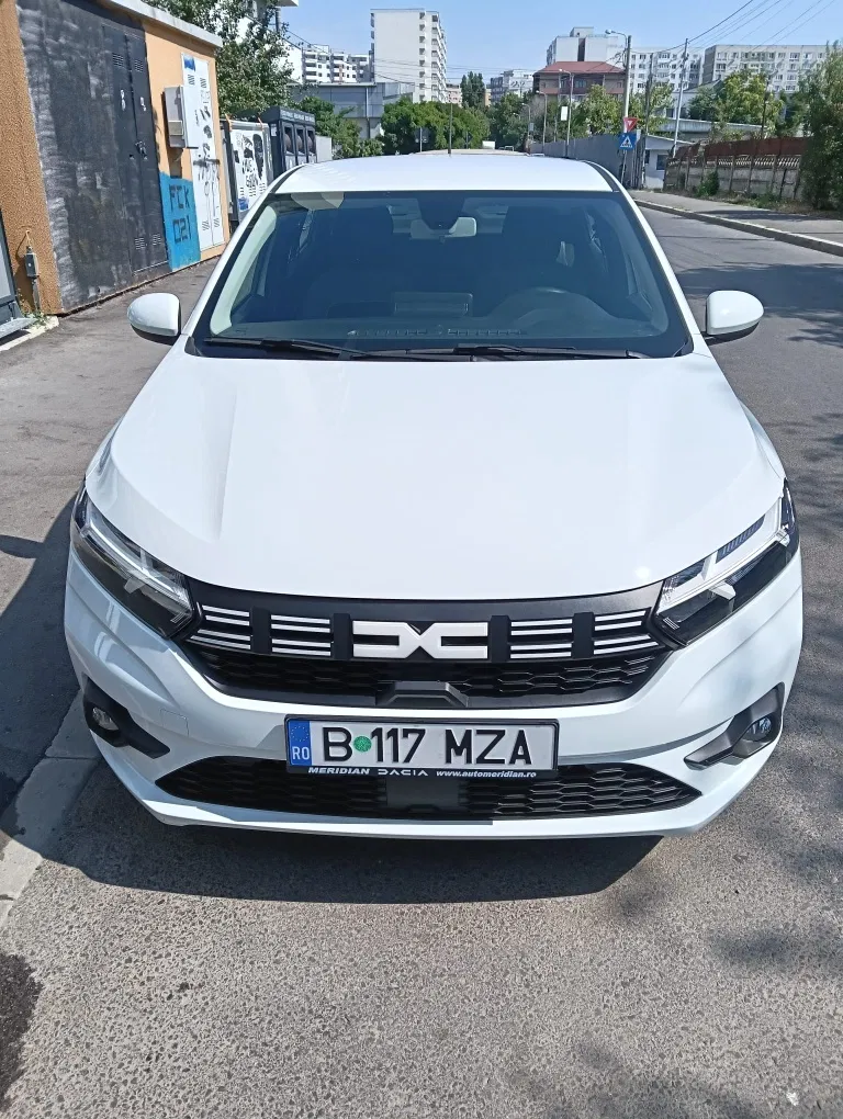 Fotografie: 2023 Dacia Logan