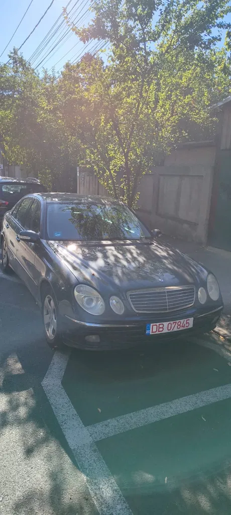 Fotografie: 2002 Mercedes-Benz E Class