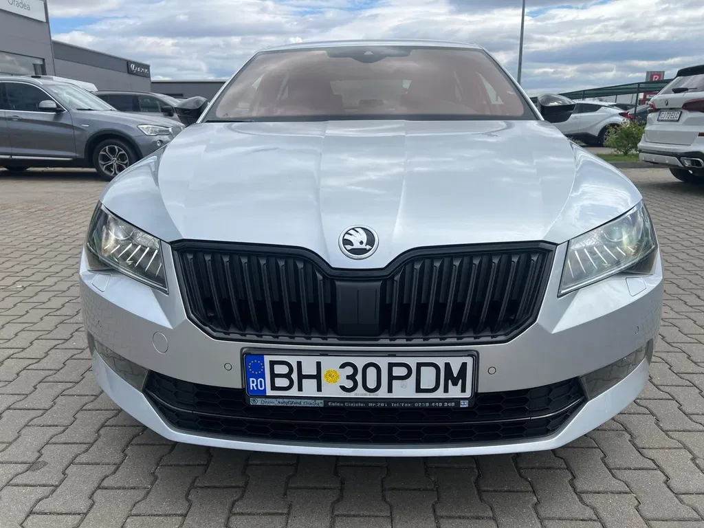 Fotografie: 2019 Skoda Superb