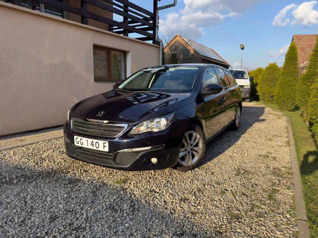 Fotografie: 2014 Peugeot 308