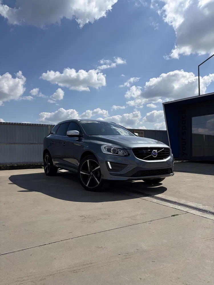 Fotografie: 2016 Volvo XC 60