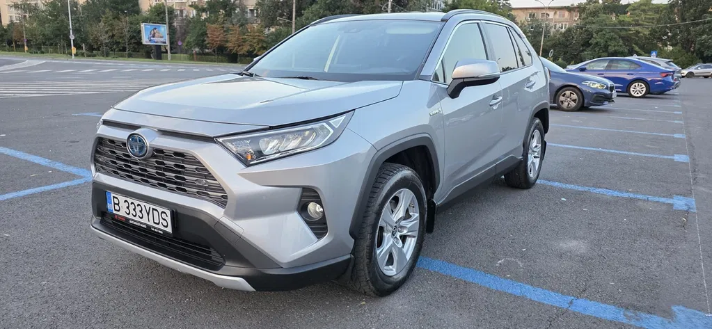Fotografie: 2021 Toyota RAV-4