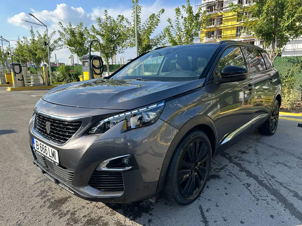 Fotografie: 2020 Peugeot 5008