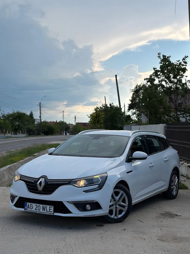 Fotografie: 2016 Renault Megane