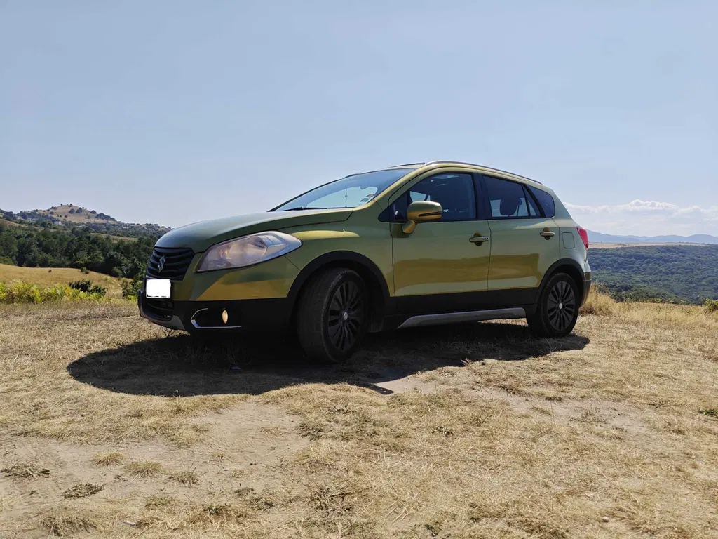 Fotografie: 2013 Suzuki SX4