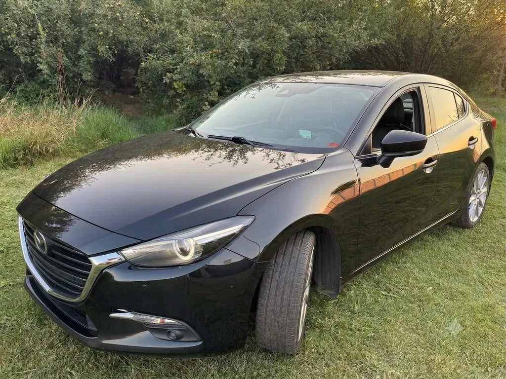 Fotografie: 2017 Mazda 3