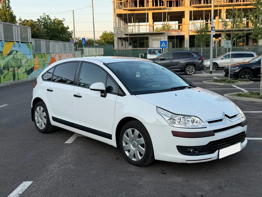 Fotografie: 2007 Citroen C4