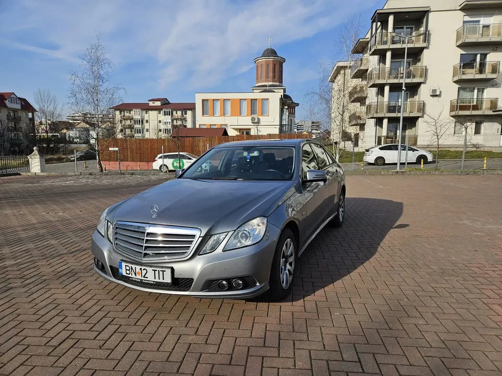 Fotografie: 2010 Mercedes-Benz E Class