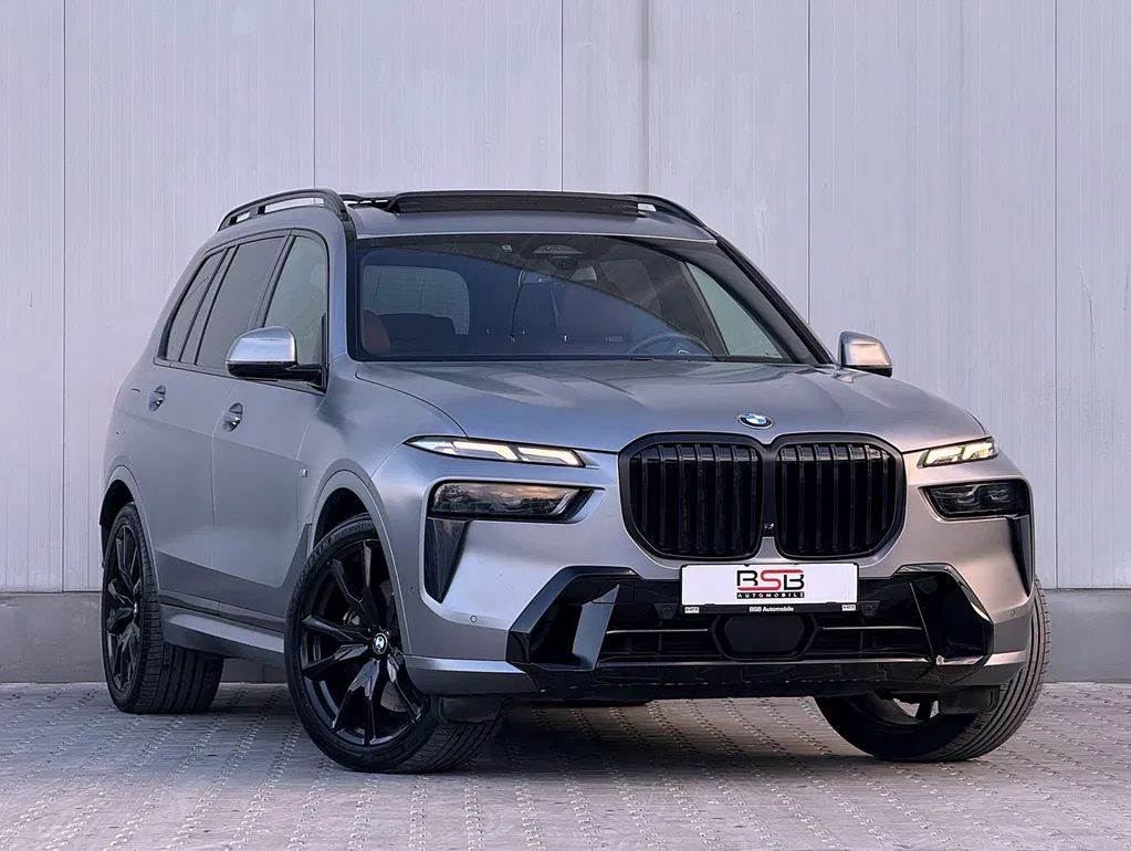 Fotografie: 2023 BMW X7
