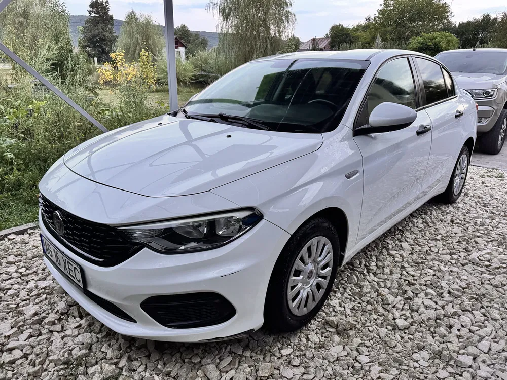 Fotografie: 2017 Fiat Tipo