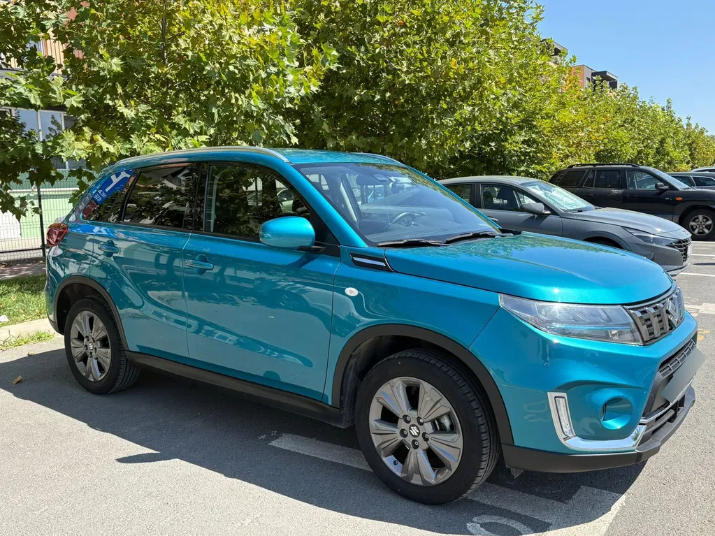 Fotografie: 2021 Suzuki Vitara