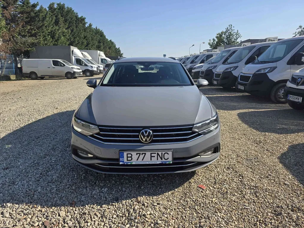 Fotografie: 2023 Volkswagen Passat