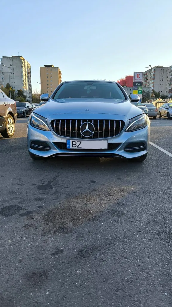 Fotografie: 2015 Mercedes-Benz C