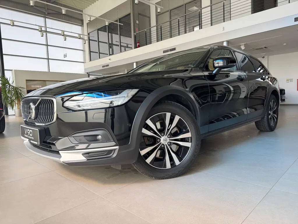 Fotografie: 2022 Volvo V90