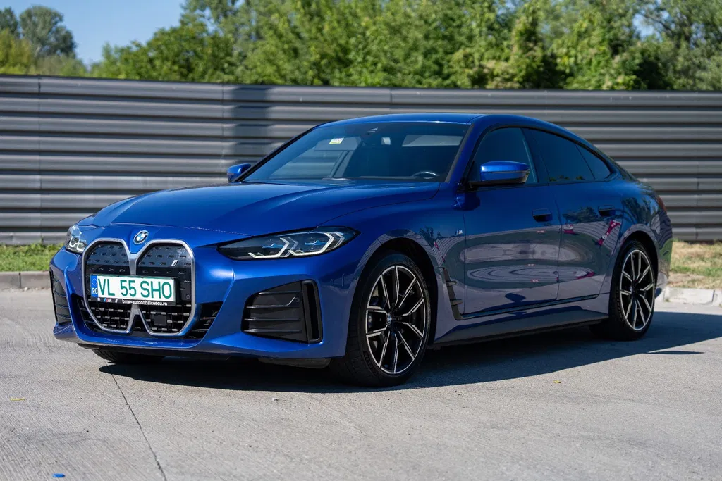 Fotografie: 2023 BMW i4