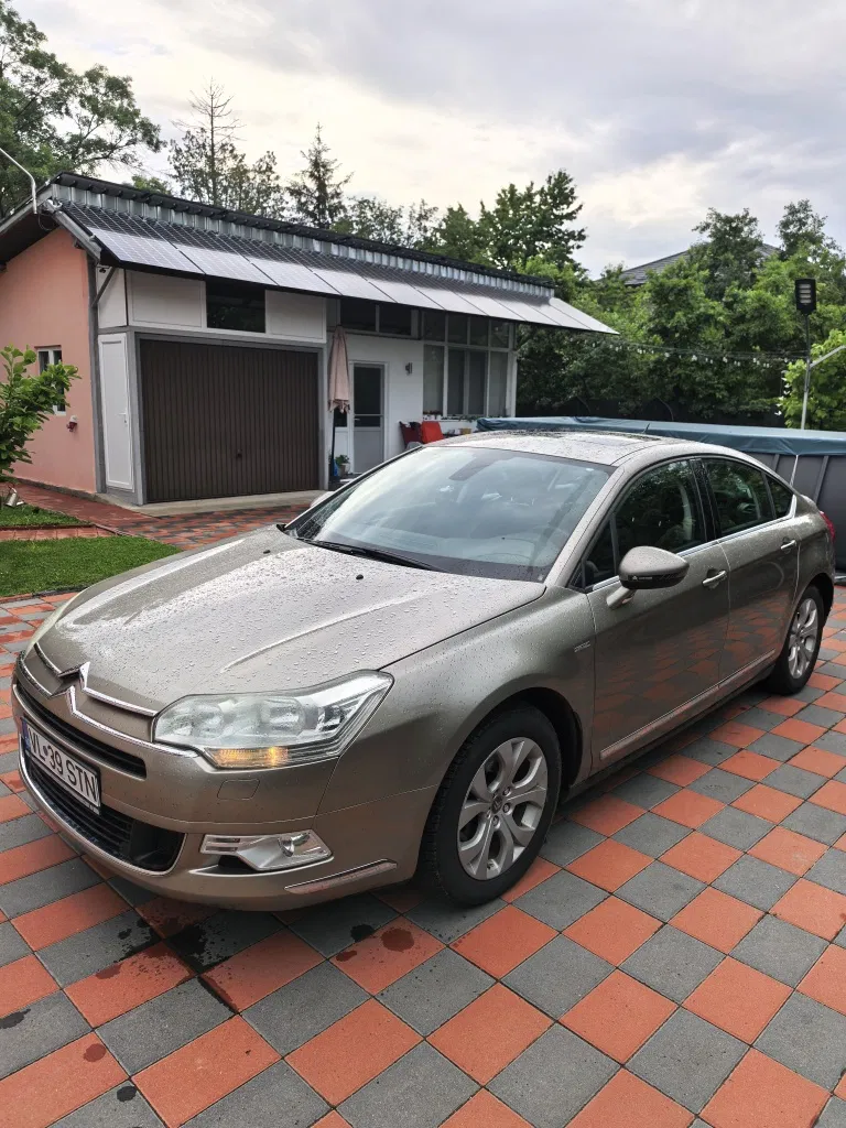 Fotografie: 2010 Citroen C5