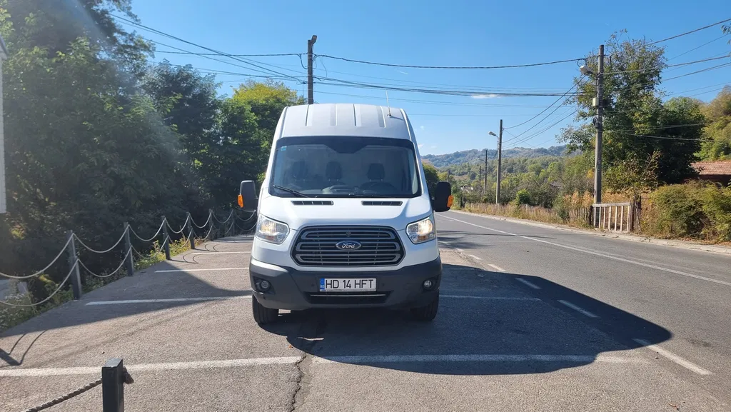 Fotografie: 2019 Ford Transit